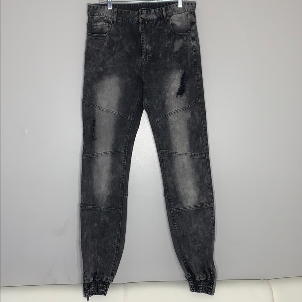 Vintage Daniel Won Distressed Faded Denim Designer jeans black wash tapered leg